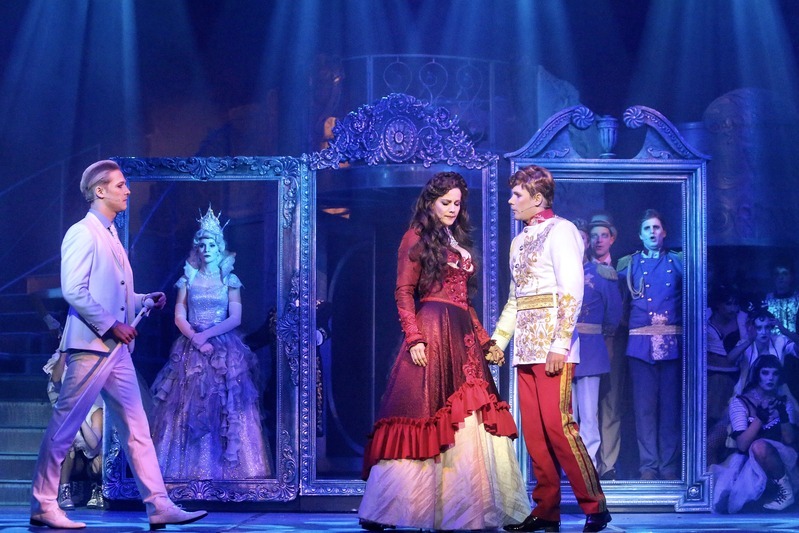 Részlet az Elisabeth musicalből