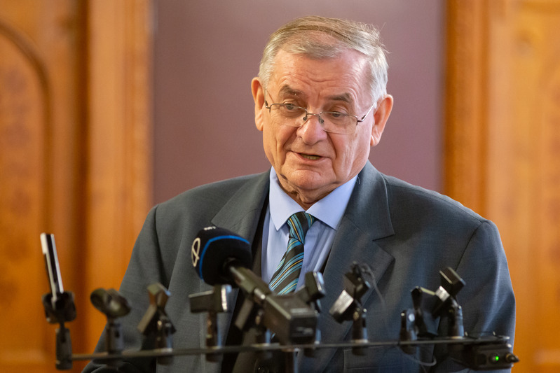 Lezsák Sándor, az Országgyűlés alelnöke, a Hungarikum Bizottság tagja a testület keddi budapesti sajtótájékoztatóján