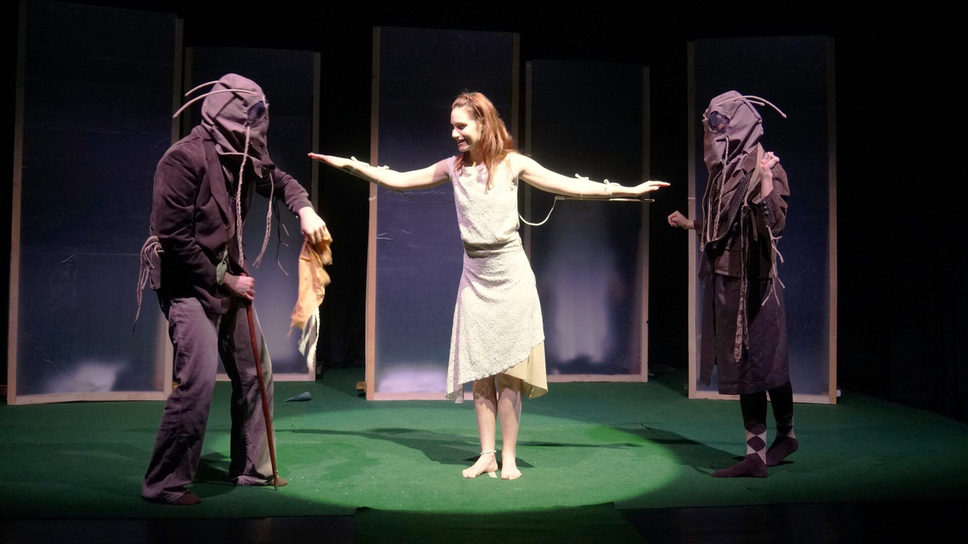 szarnyasmenyasszony_fooldal